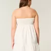 Trägerloses Babydoll-Kleid mit Stickerei Trägerloses Babydoll-Kleid mit Stickerei