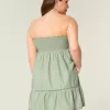 Trägerloses Babydoll-Kleid mit Stickerei Trägerloses Babydoll-Kleid mit Stickerei