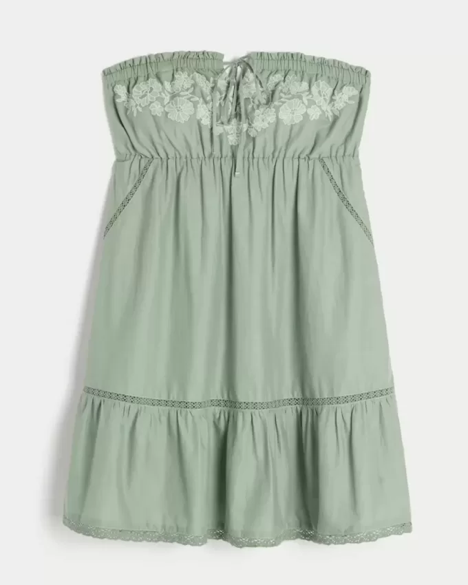Trägerloses Babydoll-Kleid mit Stickerei Trägerloses Babydoll-Kleid mit Stickerei