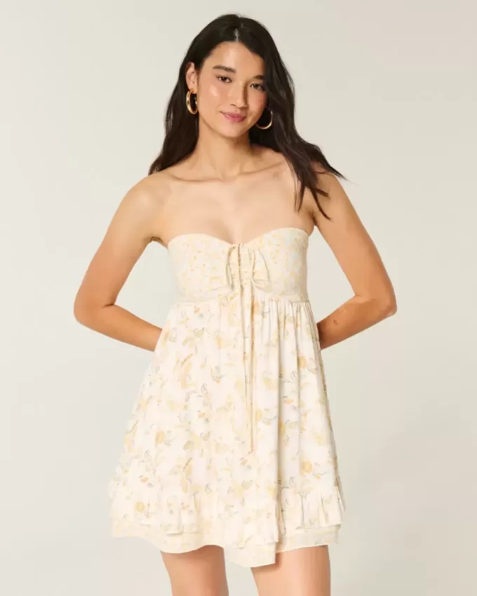 Trägerloses Babydoll-Minikleid mit Rüschen Trägerloses Babydoll-Minikleid mit Rüschen