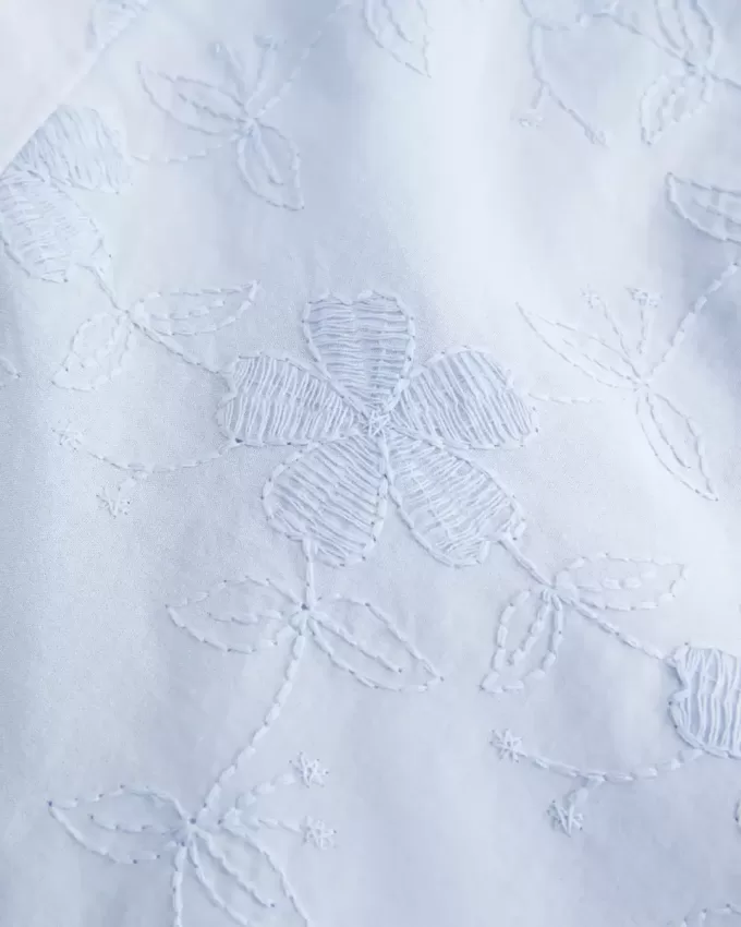 Trägerloses Maxikleid mit Stickerei