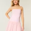 Trägerloses Minikleid aus Strickgewebe mit tiefer Taille Trägerloses Minikleid aus Strickgewebe mit tiefer Taille