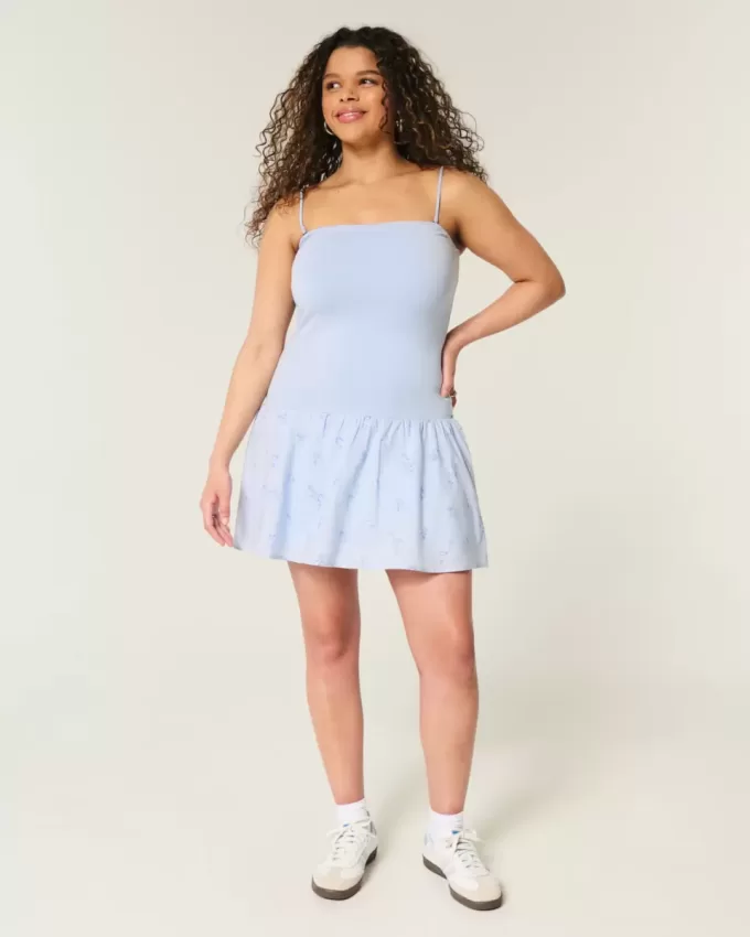 Trägerloses Minikleid aus Strickgewebe mit tiefer Taille Trägerloses Minikleid aus Strickgewebe mit tiefer Taille