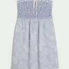 Trägerloses Minikleid im Häkel-Mix
