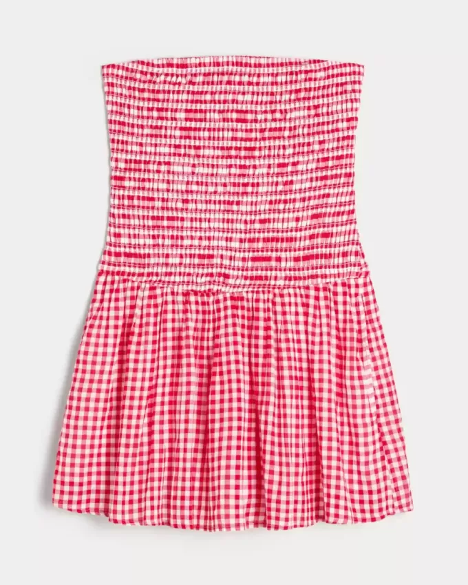 Trägerloses Minikleid mit gesmoktem Oberteil