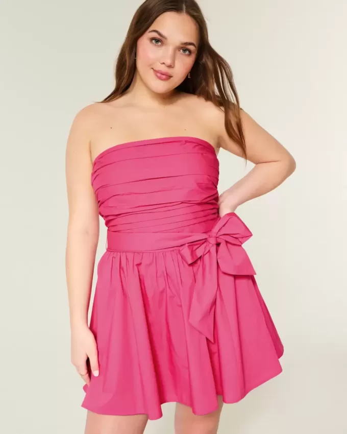 Trägerloses Minikleid mit Schleife Trägerloses Minikleid mit Schleife
