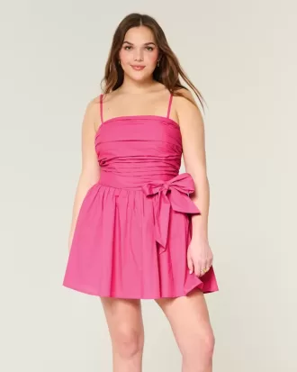 Trägerloses Minikleid mit Schleife