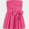 Trägerloses Minikleid mit Schleife Trägerloses Minikleid mit Schleife