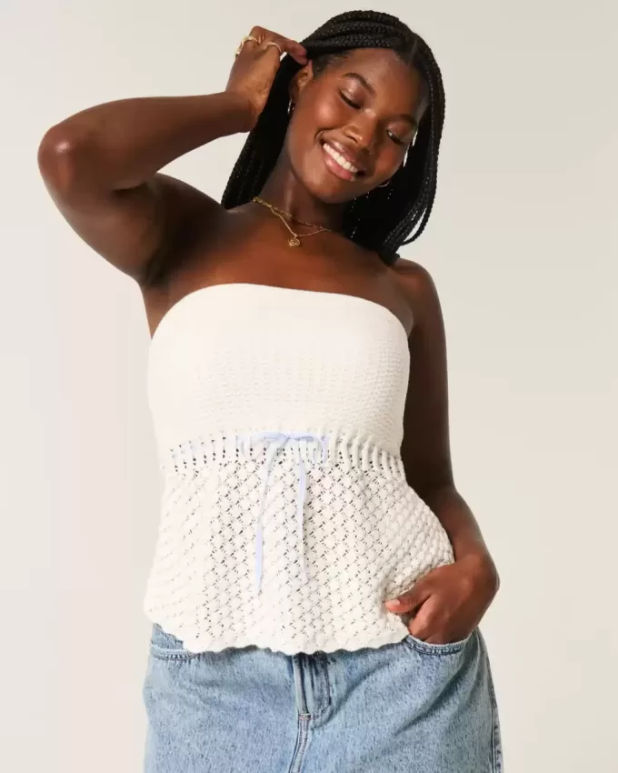 Trägerloses Pullover-Tube-Top im Häkel-Stil Trägerloses Pullover-Tube-Top im Häkel-Stil