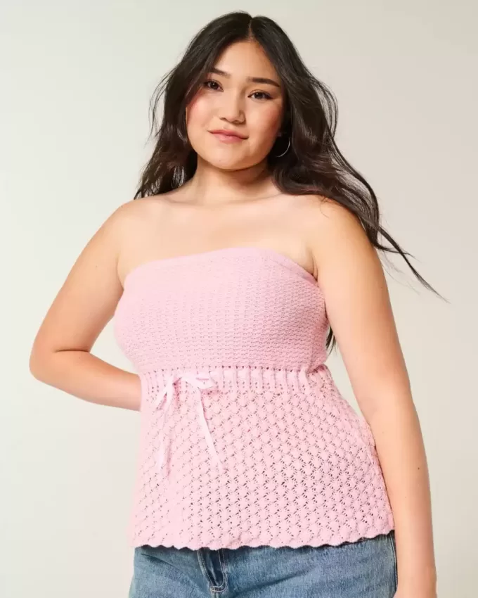 Trägerloses Pullover-Tube-Top im Häkel-Stil Trägerloses Pullover-Tube-Top im Häkel-Stil