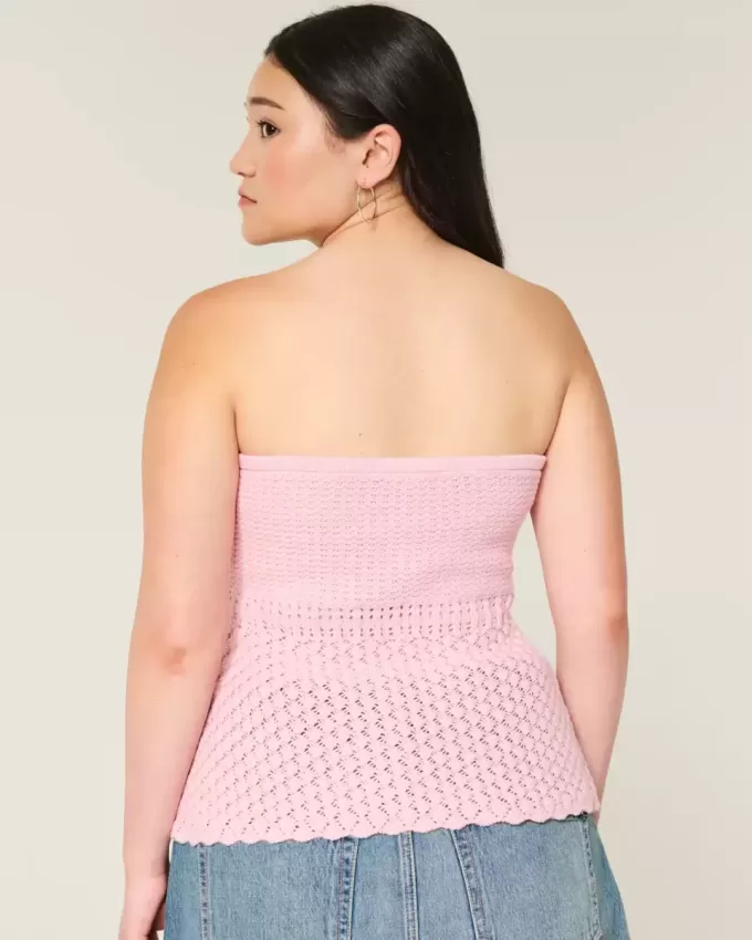 Trägerloses Pullover-Tube-Top im Häkel-Stil Trägerloses Pullover-Tube-Top im Häkel-Stil