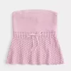 Trägerloses Pullover-Tube-Top im Häkel-Stil Trägerloses Pullover-Tube-Top im Häkel-Stil