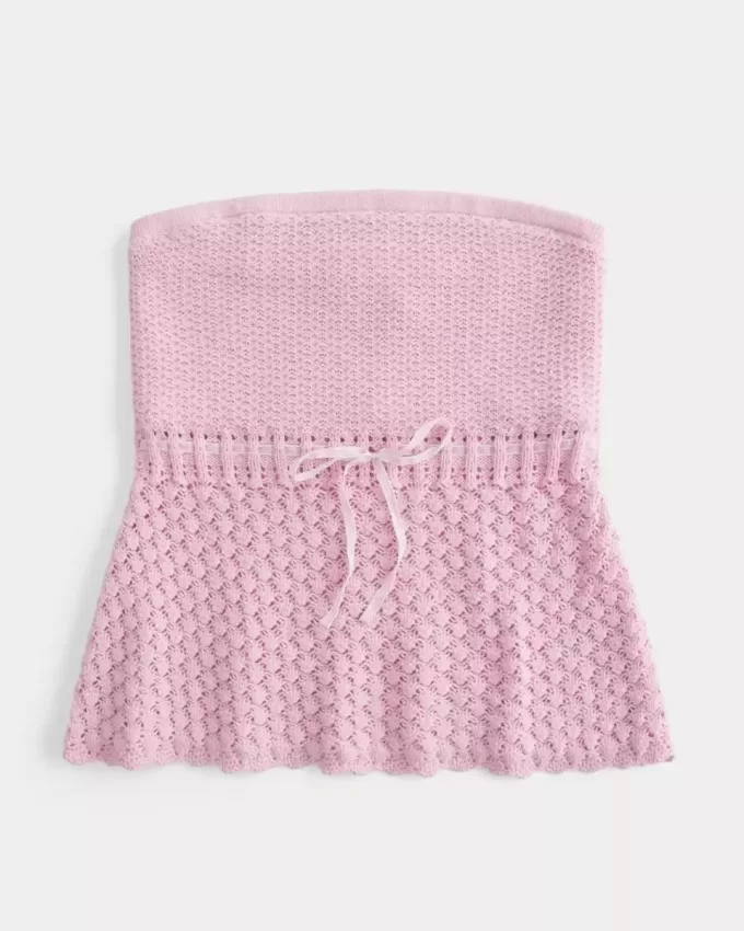 Trägerloses Pullover-Tube-Top im Häkel-Stil Trägerloses Pullover-Tube-Top im Häkel-Stil