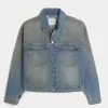 Trucker-Jacke aus verwaschenem Denim Trucker-Jacke aus verwaschenem Denim