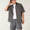 Twill-Shorts zum Überziehen bis zur Mitte des Oberschenkels Twill-Shorts zum Überziehen bis zur Mitte des Oberschenkels