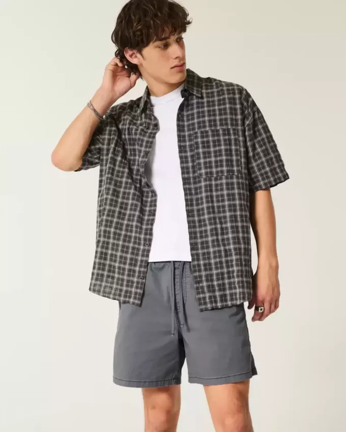 Twill-Shorts zum Überziehen bis zur Mitte des Oberschenkels Twill-Shorts zum Überziehen bis zur Mitte des Oberschenkels