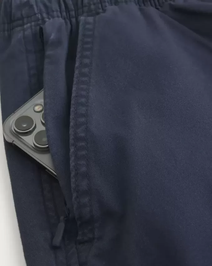 Twill-Shorts zum Überziehen bis zur Mitte des Oberschenkels Twill-Shorts zum Überziehen bis zur Mitte des Oberschenkels