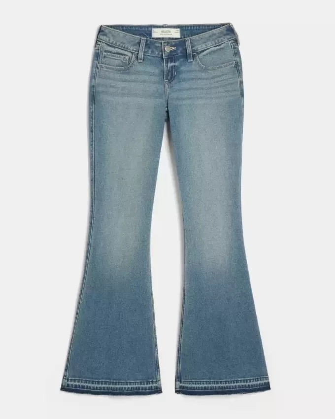 Ultra Low-Rise Flare Jeans mit mittlerer Waschung Ultra Low-Rise Flare Jeans mit mittlerer Waschung