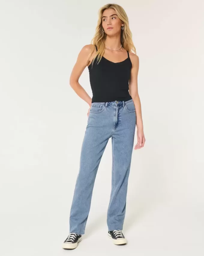 Ultrahoch geschnittene Straight-Jeans im Stil der 90er mit mittlerer Waschung Ultrahoch geschnittene Straight-Jeans im Stil der 90er mit mittlerer Waschung