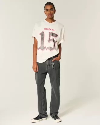 Verwaschene schwarze, lockere Jeans