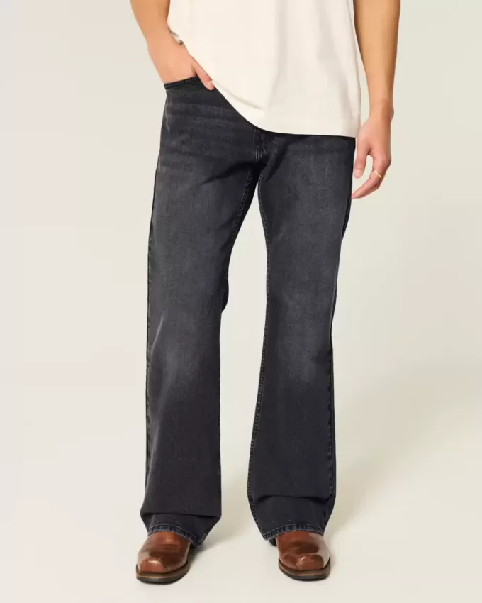 Verwaschene, schwarze, lässige Bootcut-Jeans Verwaschene, schwarze, lässige Bootcut-Jeans