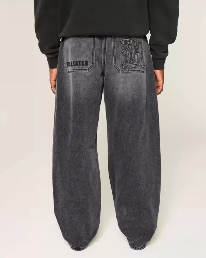 Verwaschene schwarze Skater-Baggy-Jeans mit Logo-Grafik Verwaschene schwarze Skater-Baggy-Jeans mit Logo-Grafik