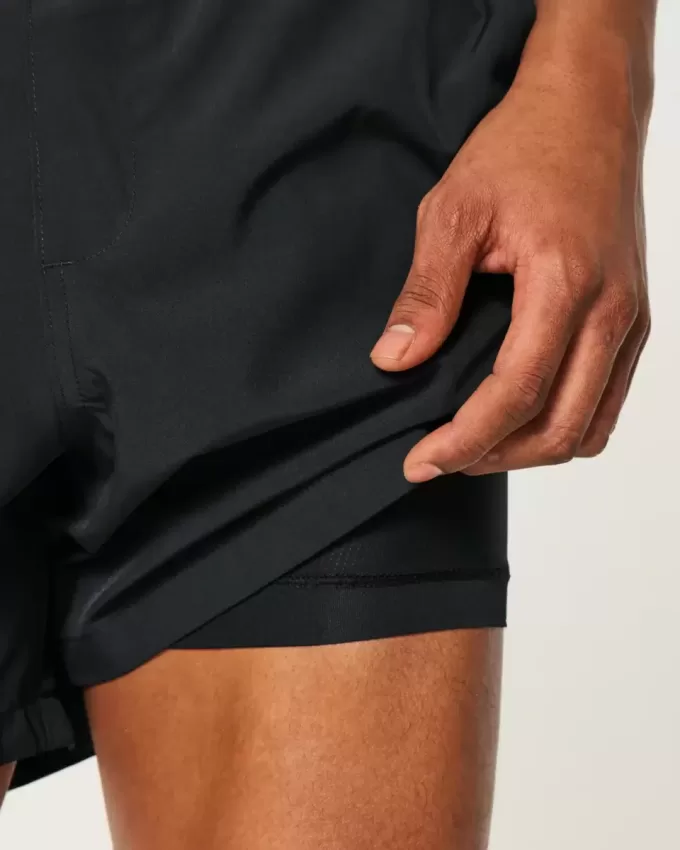 Volley-Badehose bis zur Mitte des Oberschenkels Volley-Badehose bis zur Mitte des Oberschenkels