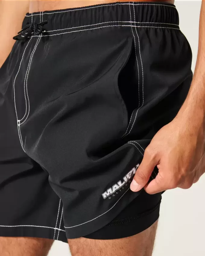 Volley-Badehose bis zur Mitte des Oberschenkels Volley-Badehose bis zur Mitte des Oberschenkels
