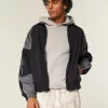 Windjacke mit Reißverschluss Windjacke mit Reißverschluss