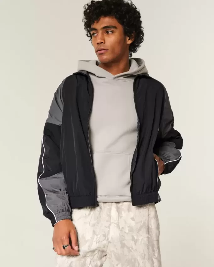Windjacke mit Reißverschluss Windjacke mit Reißverschluss