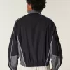 Windjacke mit Reißverschluss Windjacke mit Reißverschluss