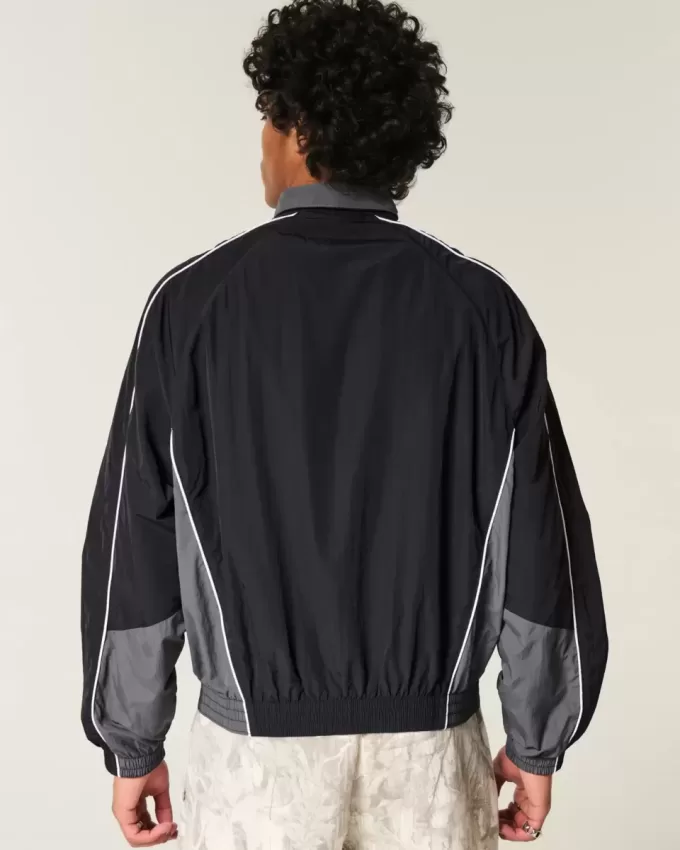Windjacke mit Reißverschluss Windjacke mit Reißverschluss