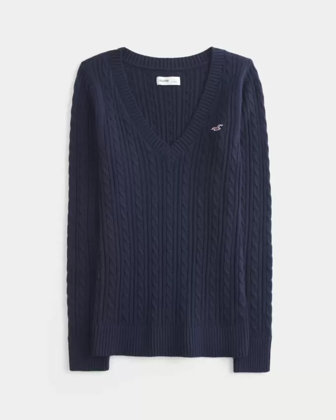 Zopfmuster-Pullover mit V-Ausschnitt und Symbol Zopfmuster-Pullover mit V-Ausschnitt und Symbol