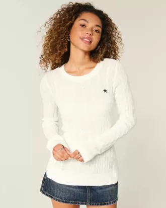 Zopfmuster-Strickpullover mit Sternenmuster und Rundhalsausschnitt Zopfmuster-Strickpullover mit Sternenmuster und Rundhalsausschnitt