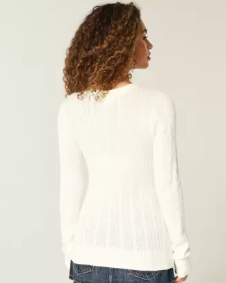 Zopfmuster-Strickpullover mit Sternenmuster und Rundhalsausschnitt Zopfmuster-Strickpullover mit Sternenmuster und Rundhalsausschnitt