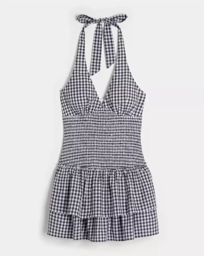 Zweilagiges, gesmoktes Neckholder-Skortkleid Zweilagiges, gesmoktes Neckholder-Skortkleid